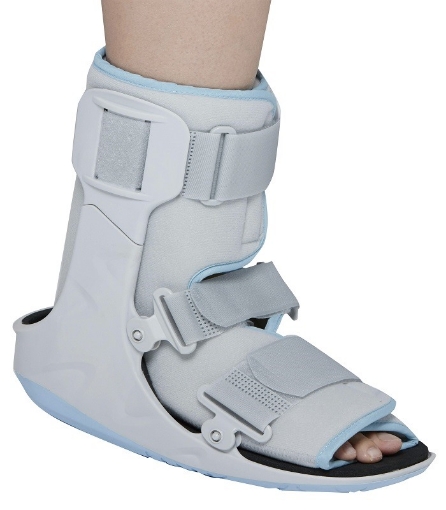 Bota Walker corta de 11" Benesta